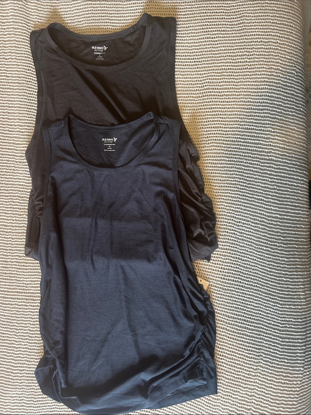 Old Navy Athletic Ruched Women's Tank Tops - Black and Navy